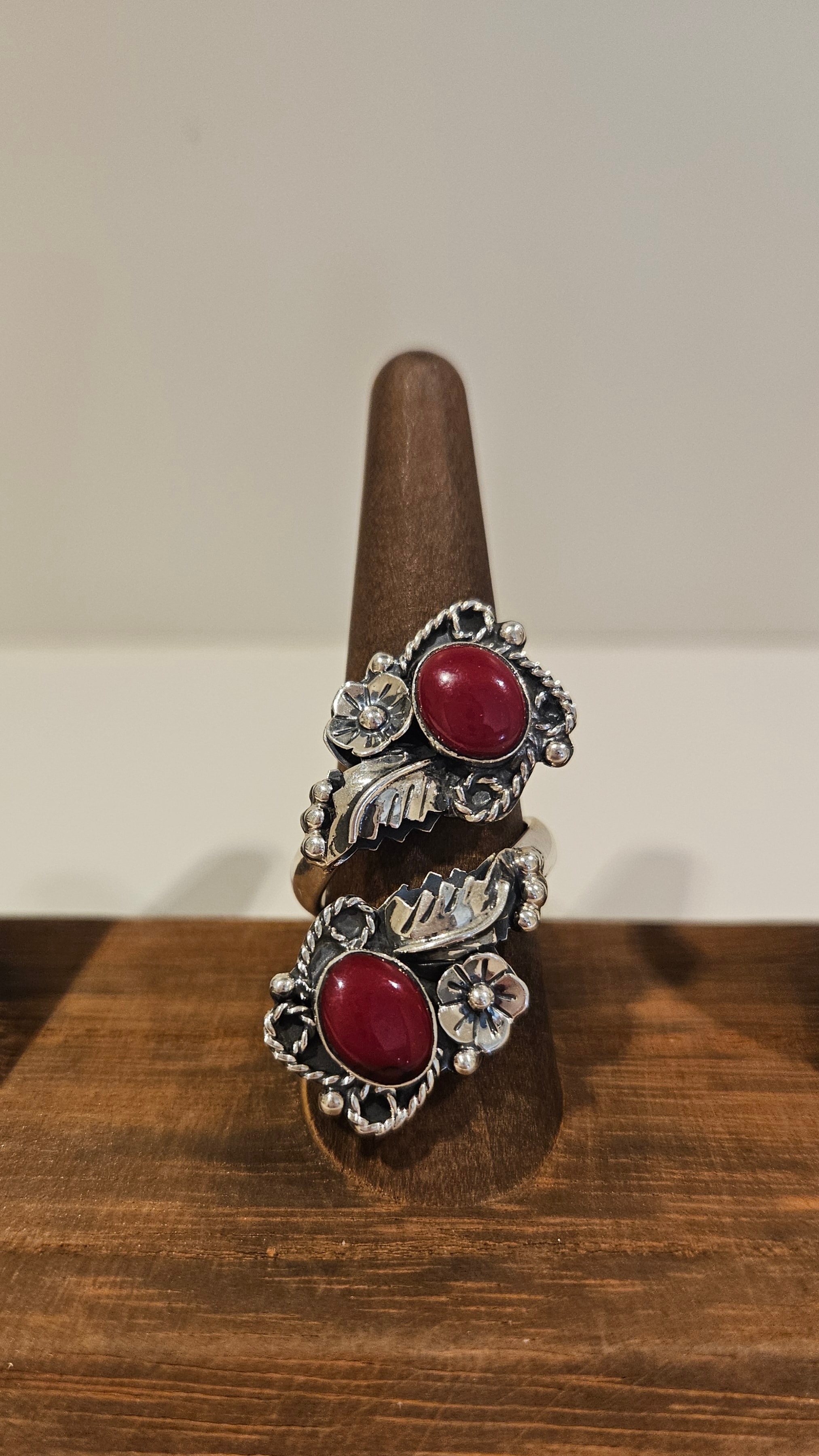 Red Spiny Oyster 2-Stone Floral Ring